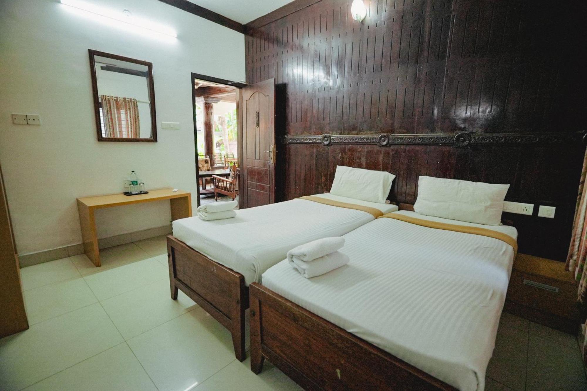 Raja Park Beach Resort Varkala Bagian luar foto