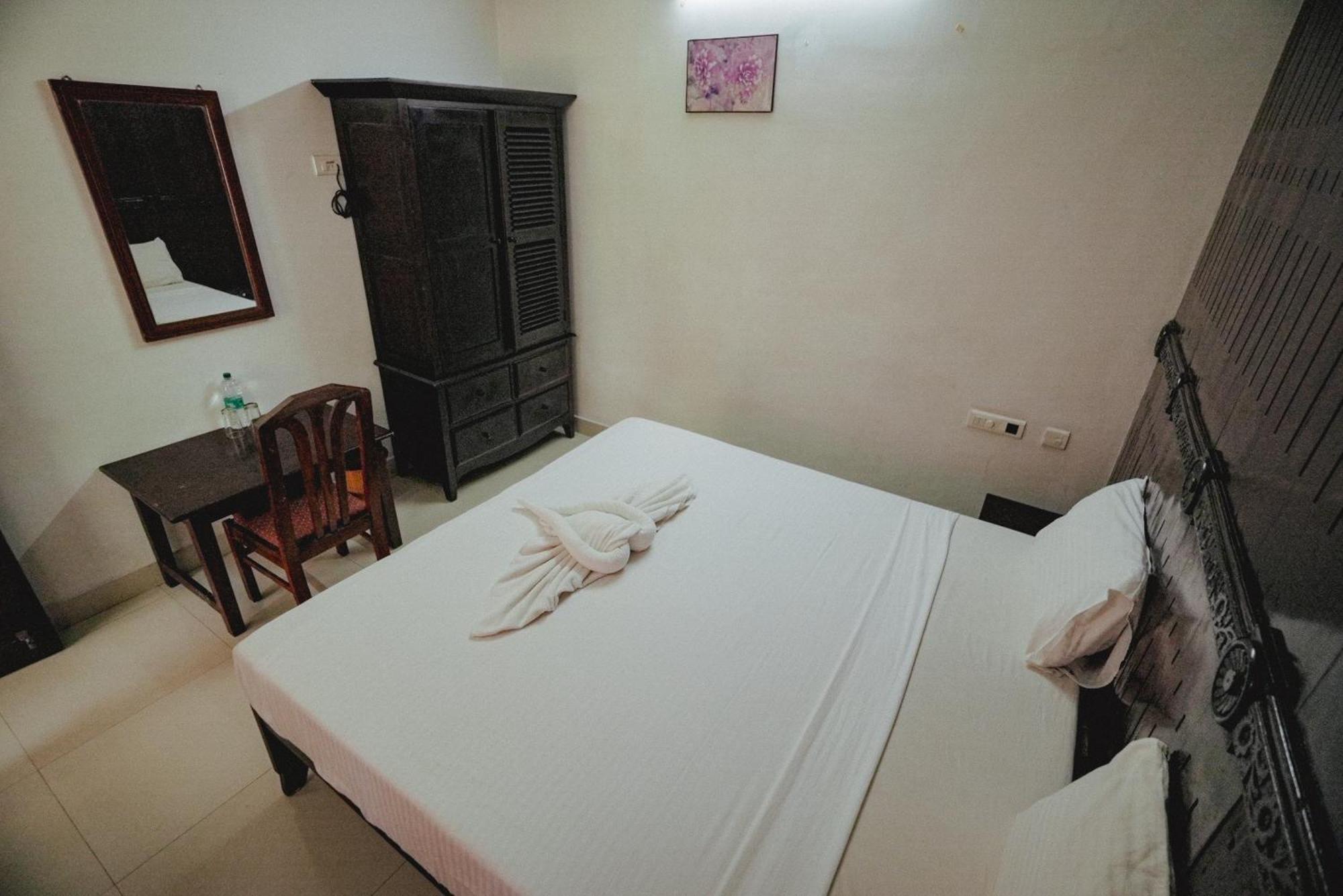 Raja Park Beach Resort Varkala Bagian luar foto